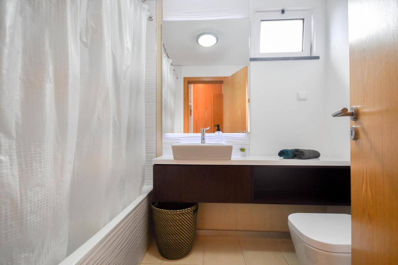 Spacious 3 Bedroom By The Beach Caniço Exteriér fotografie