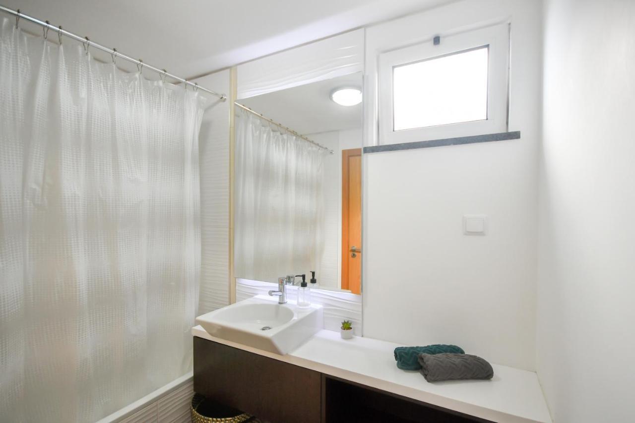 Spacious 3 Bedroom By The Beach Caniço Exteriér fotografie
